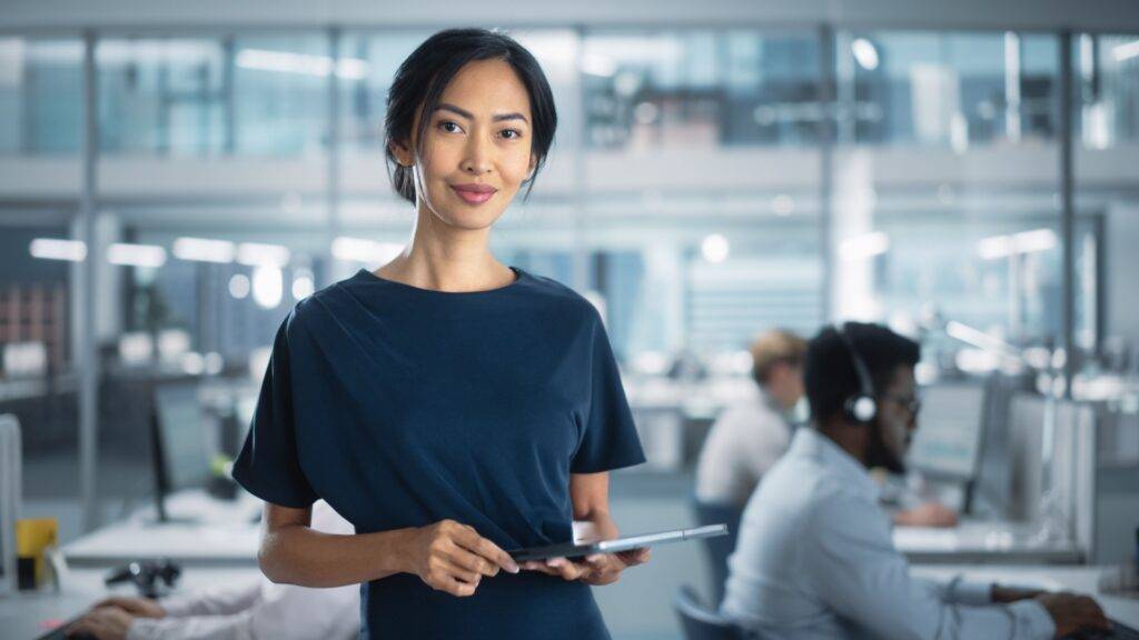 Smilling woman in an office